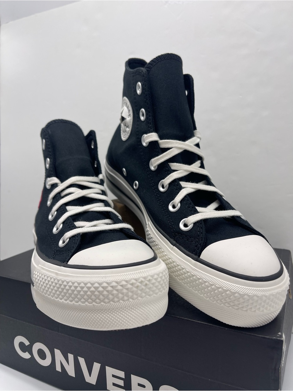 Converse A15534F
CTAS LIFT HI
BLACK/WHITE/SUNNY ANGLE Platform Sneakers - Picture 3 of 16
